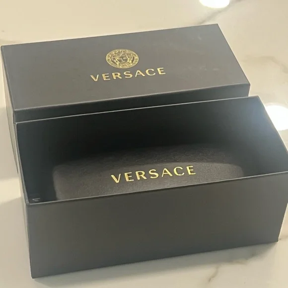 Versace Black Sunglasses/ Eyeglass Case, box & cleaning cloth - Picture 8 of 8